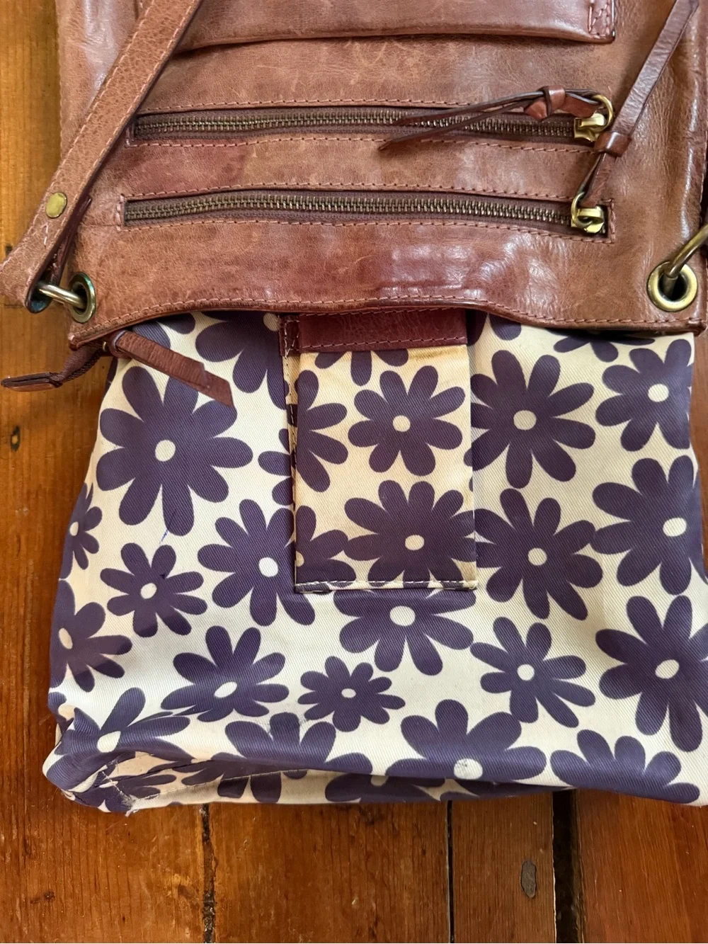 Nino BOSSI Brown distressed Leather Crossbody Bag